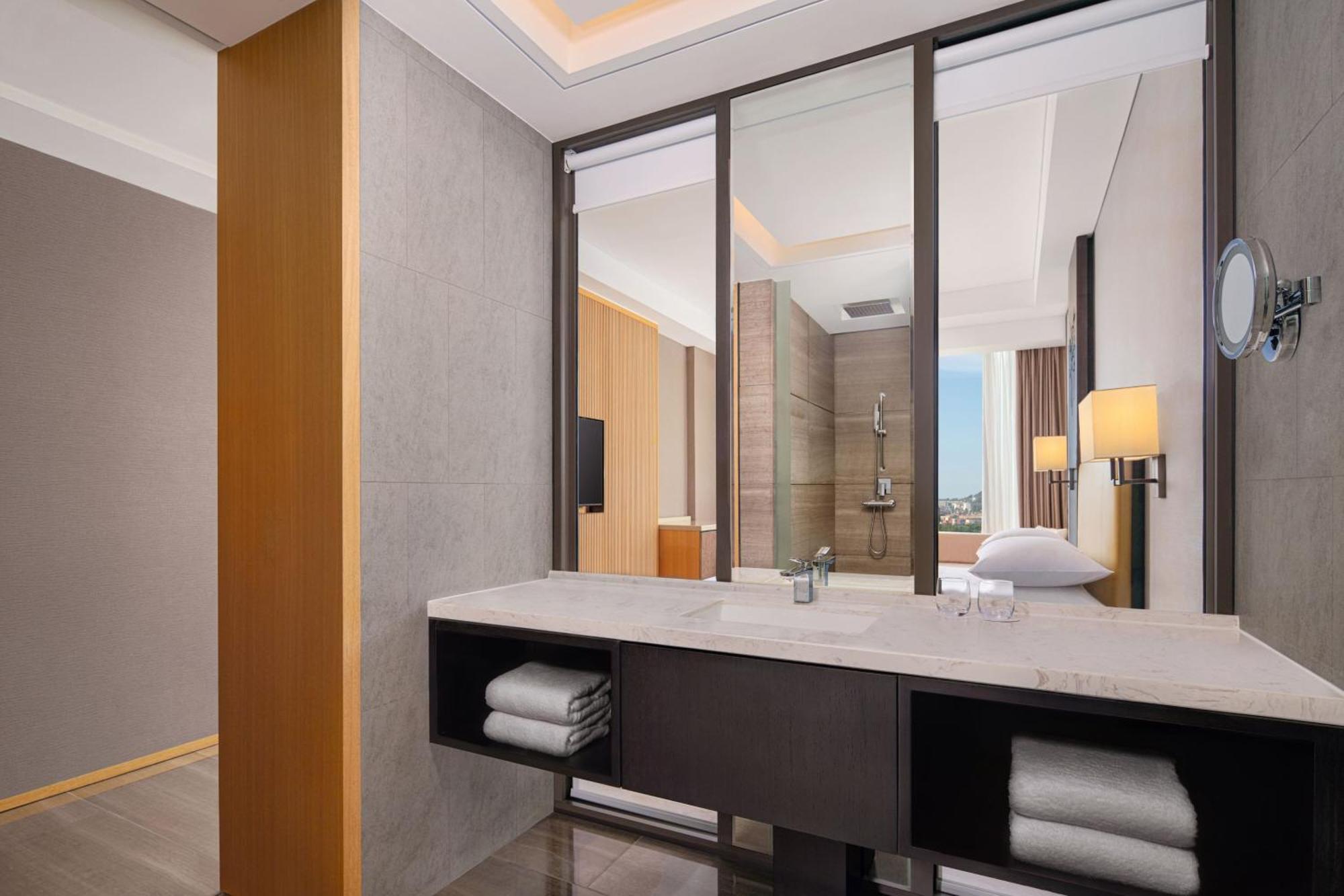 Batam Marriott Hotel Harbour Bay Нагоя Экстерьер фото